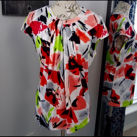 Worthington Tops - NWT Worthington Cap Sleeve Abstract Print Blouse